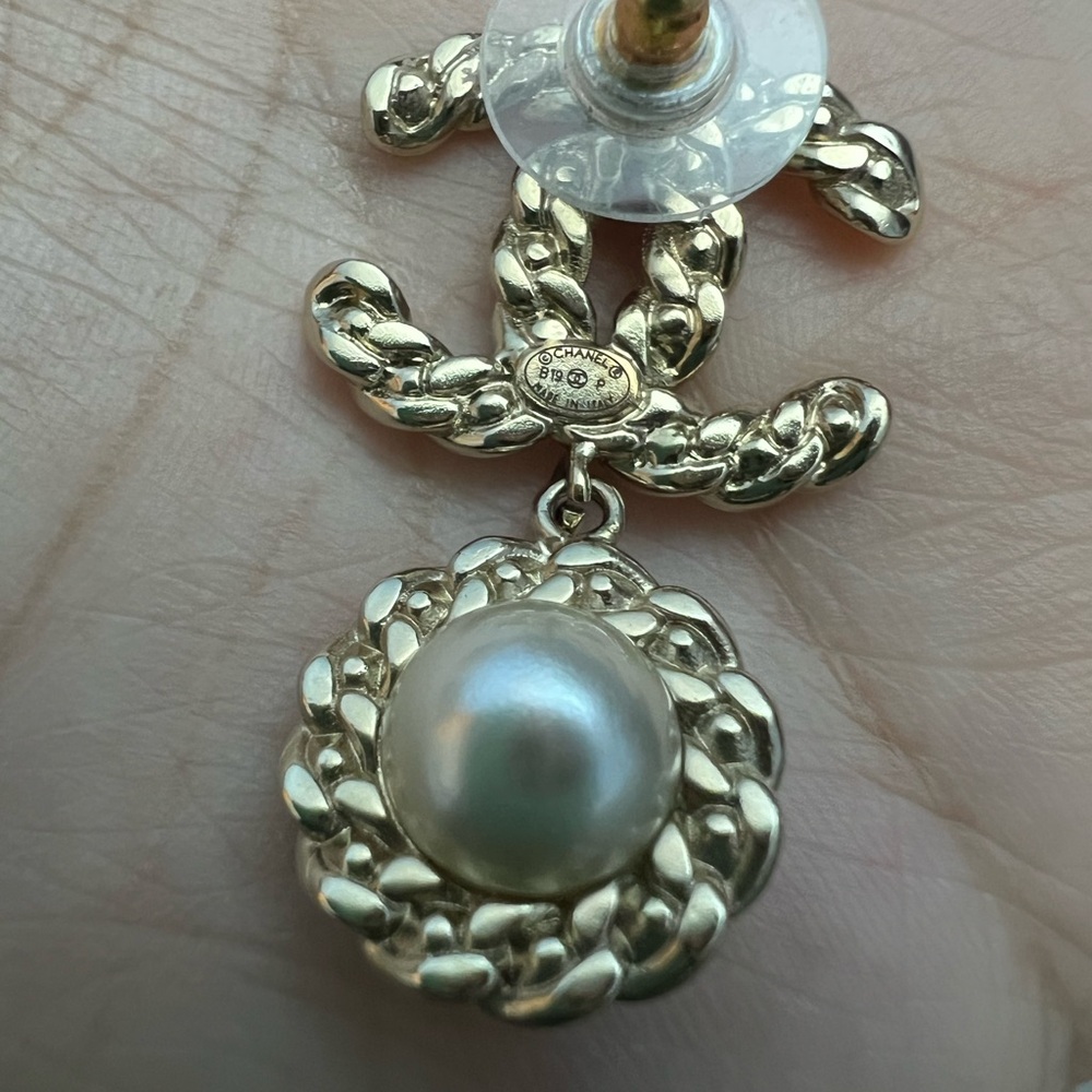 Chanel Earrings - Picture 6 of 12